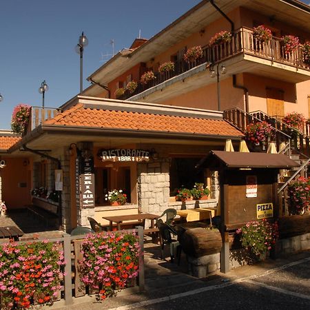 Albergo Legazzuolo Montecampione Artogne Exterior photo