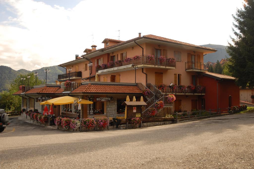 Albergo Legazzuolo Montecampione Artogne Exterior photo