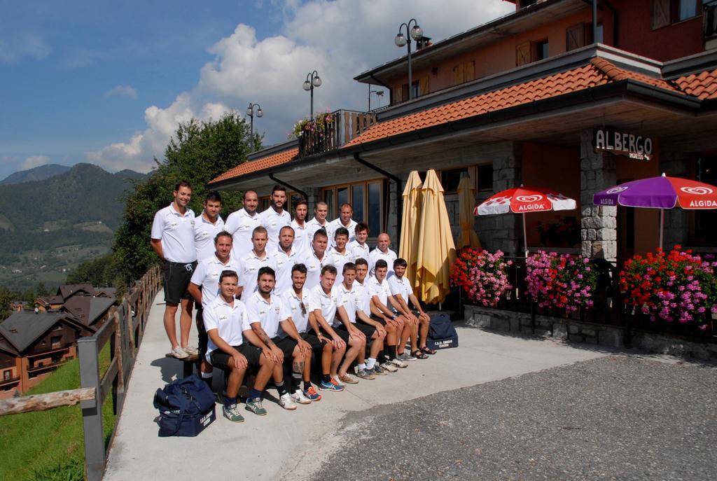 Albergo Legazzuolo Montecampione Artogne Exterior photo