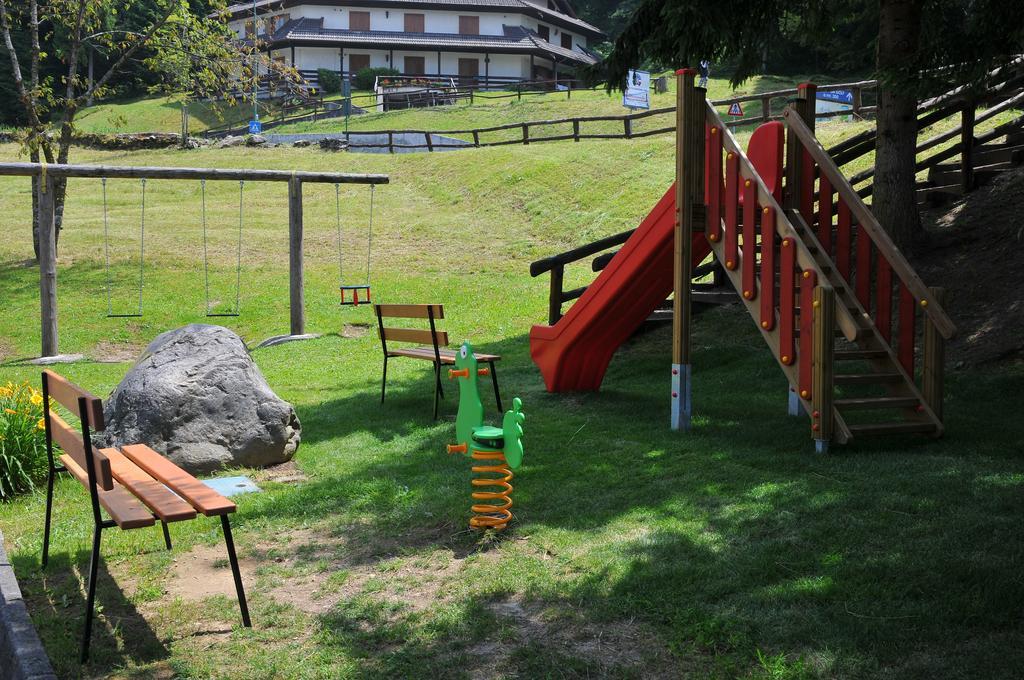 Albergo Legazzuolo Montecampione Artogne Exterior photo